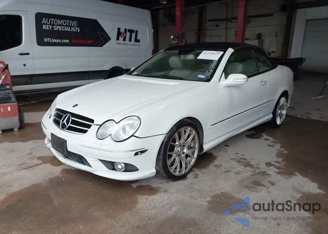 2008 Mercedes-Benz Clk 550 z USA, uszkodzony, nr VIN WDBTK72F18T099213